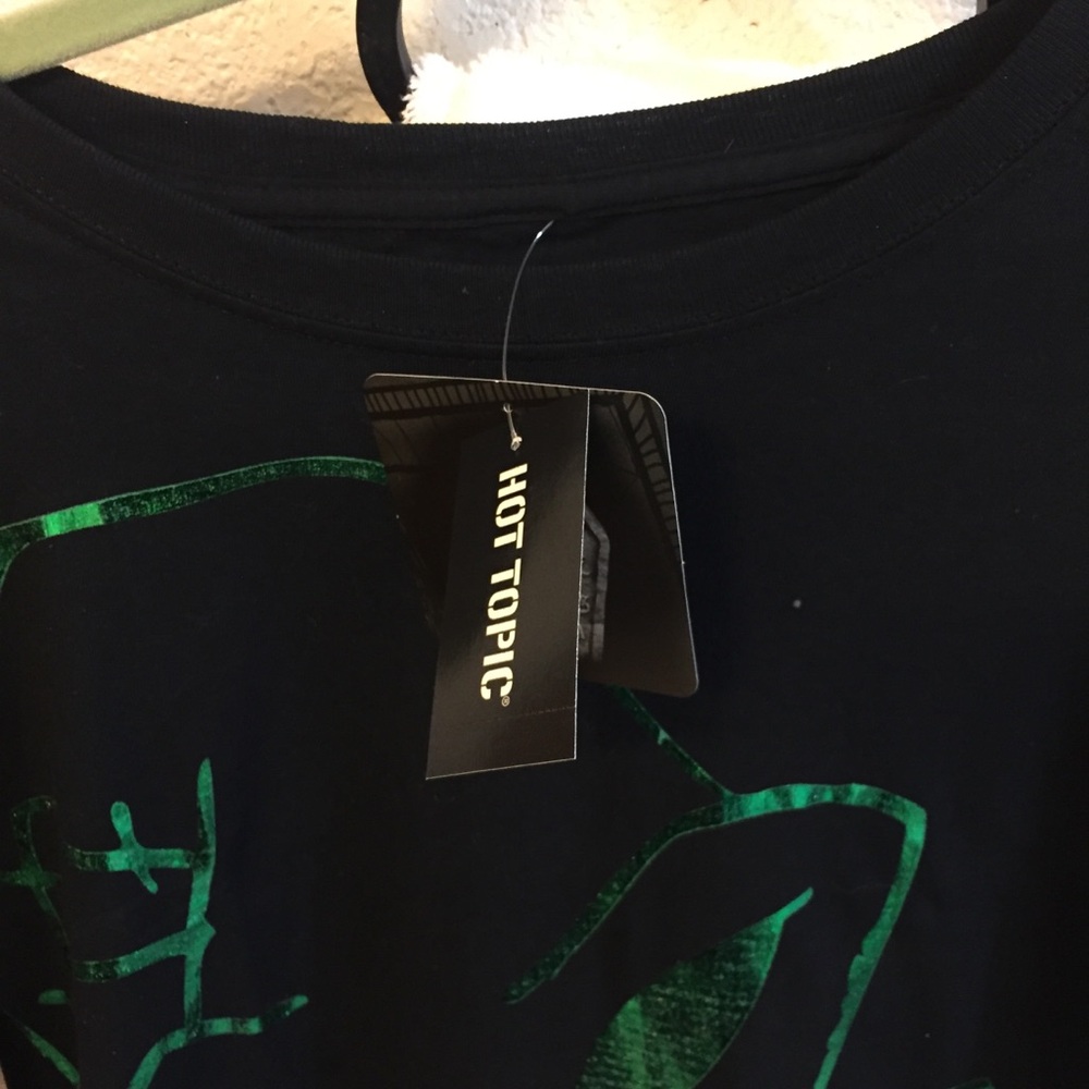 Disney Oggie  Boggie T-shirt - Picture 3 of 8